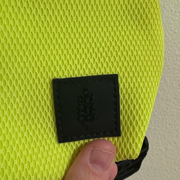 5/$55 !! 🔥 FP movement Vibrant Lime crossbody bag - Picture 2 of 3